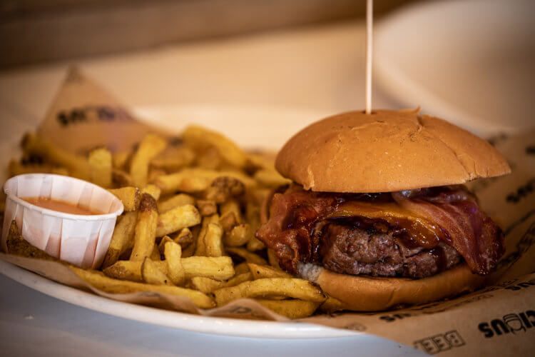 HAMBURGUESA CLÁSICA